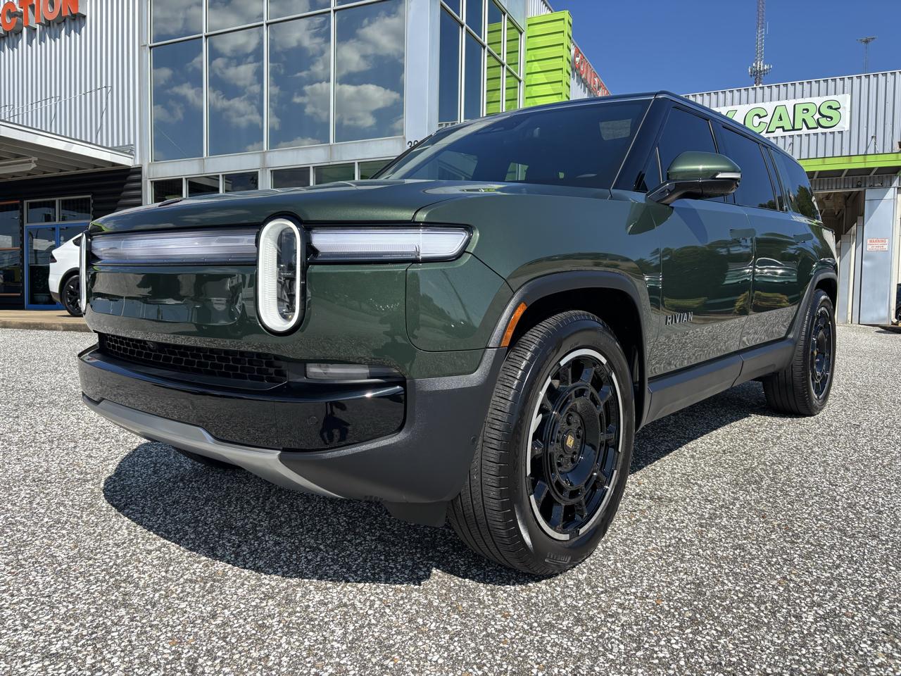 Rivian R1S Adventure Dual-Motor Standard Pack 2025