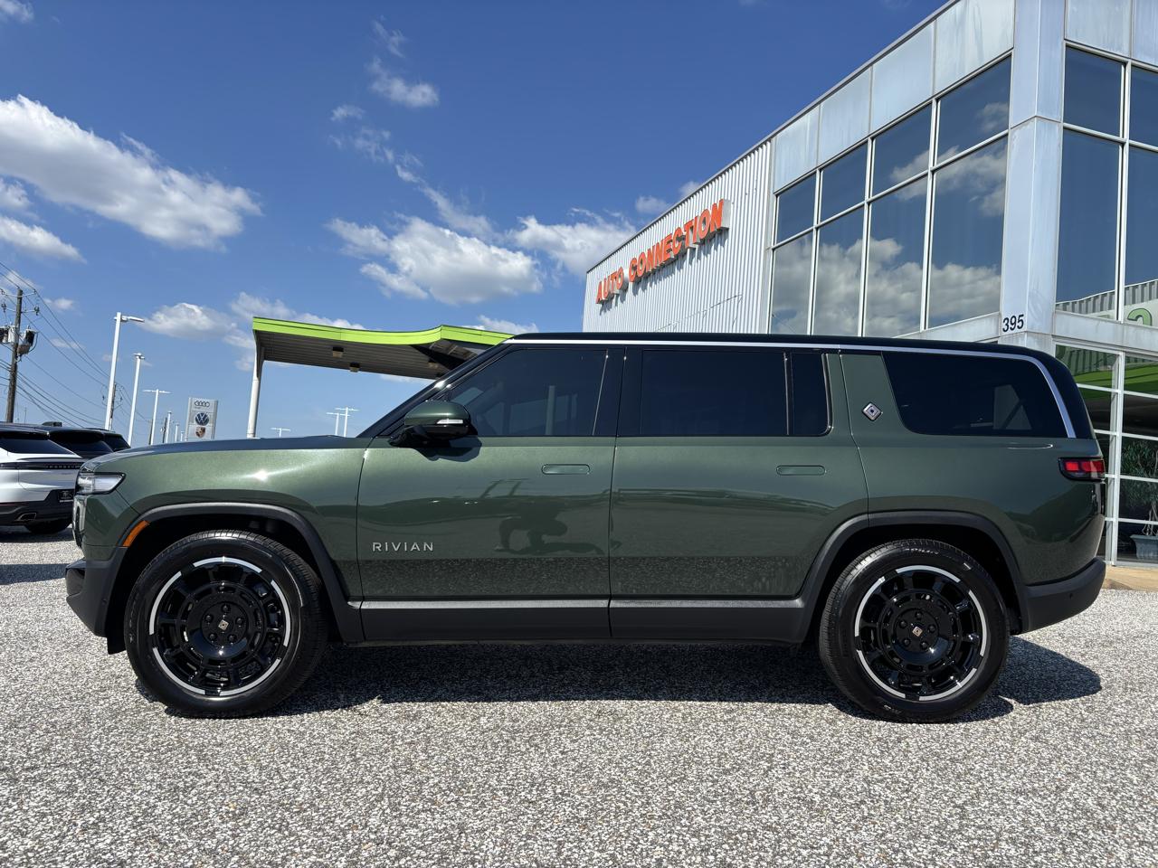 Rivian R1S Adventure Dual-Motor Standard Pack 2025