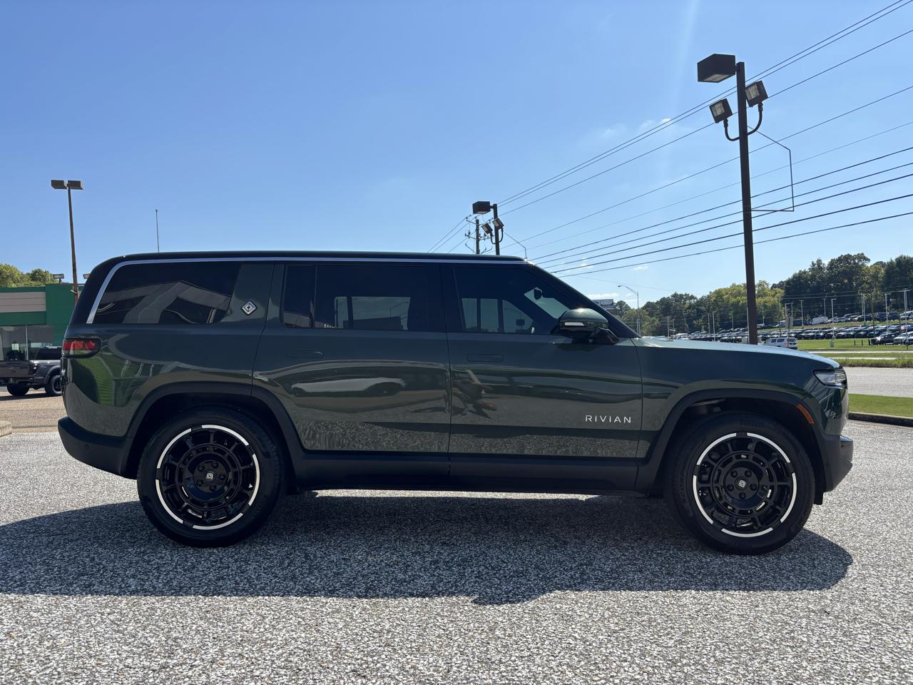 Rivian R1S Adventure Dual-Motor Standard Pack 2025