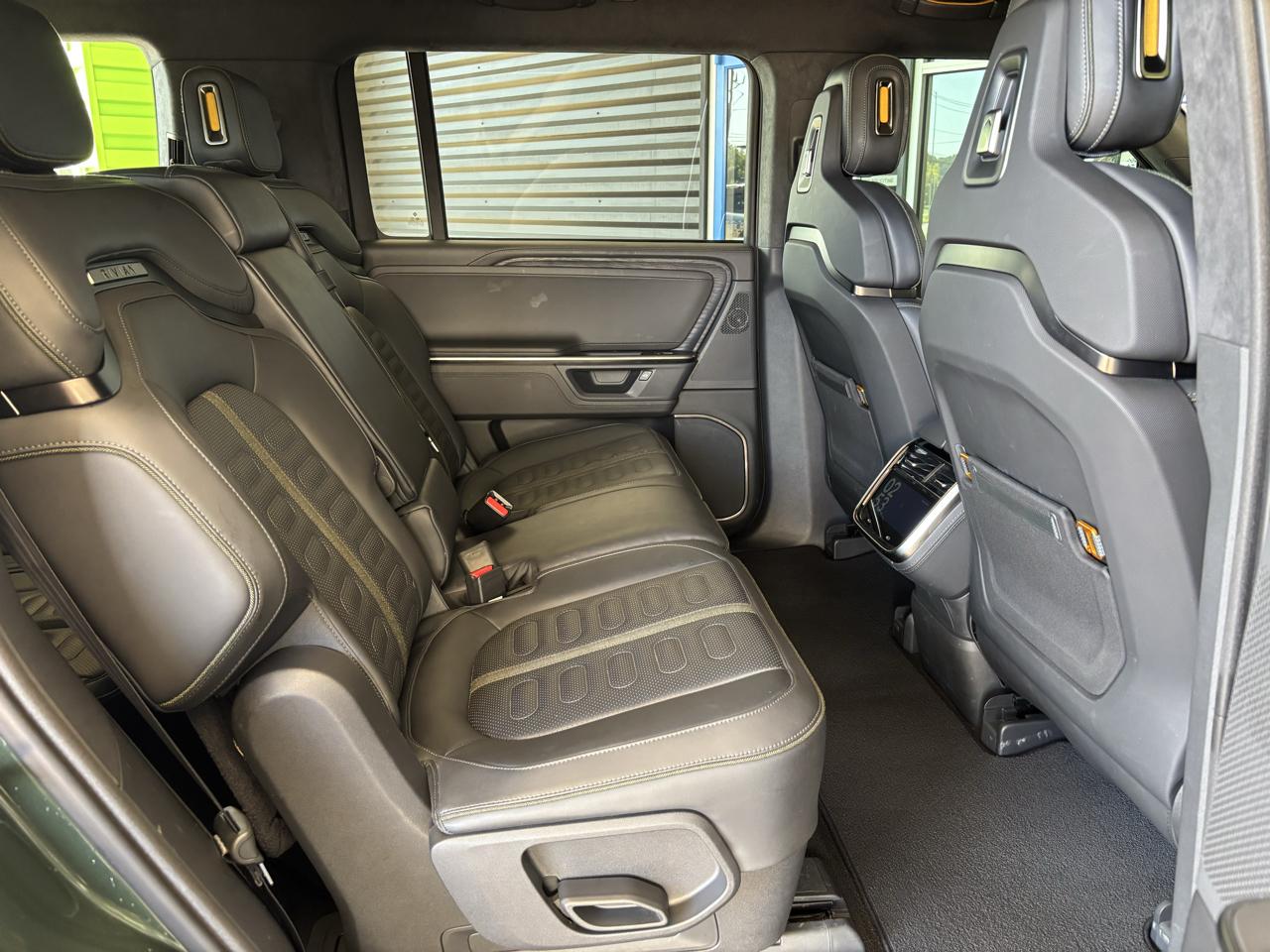 Rivian R1S Adventure Dual-Motor Standard Pack 2025