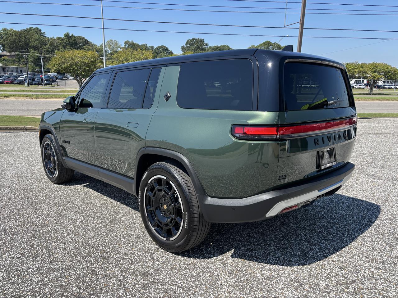 Rivian R1S Adventure Dual-Motor Standard Pack 2025