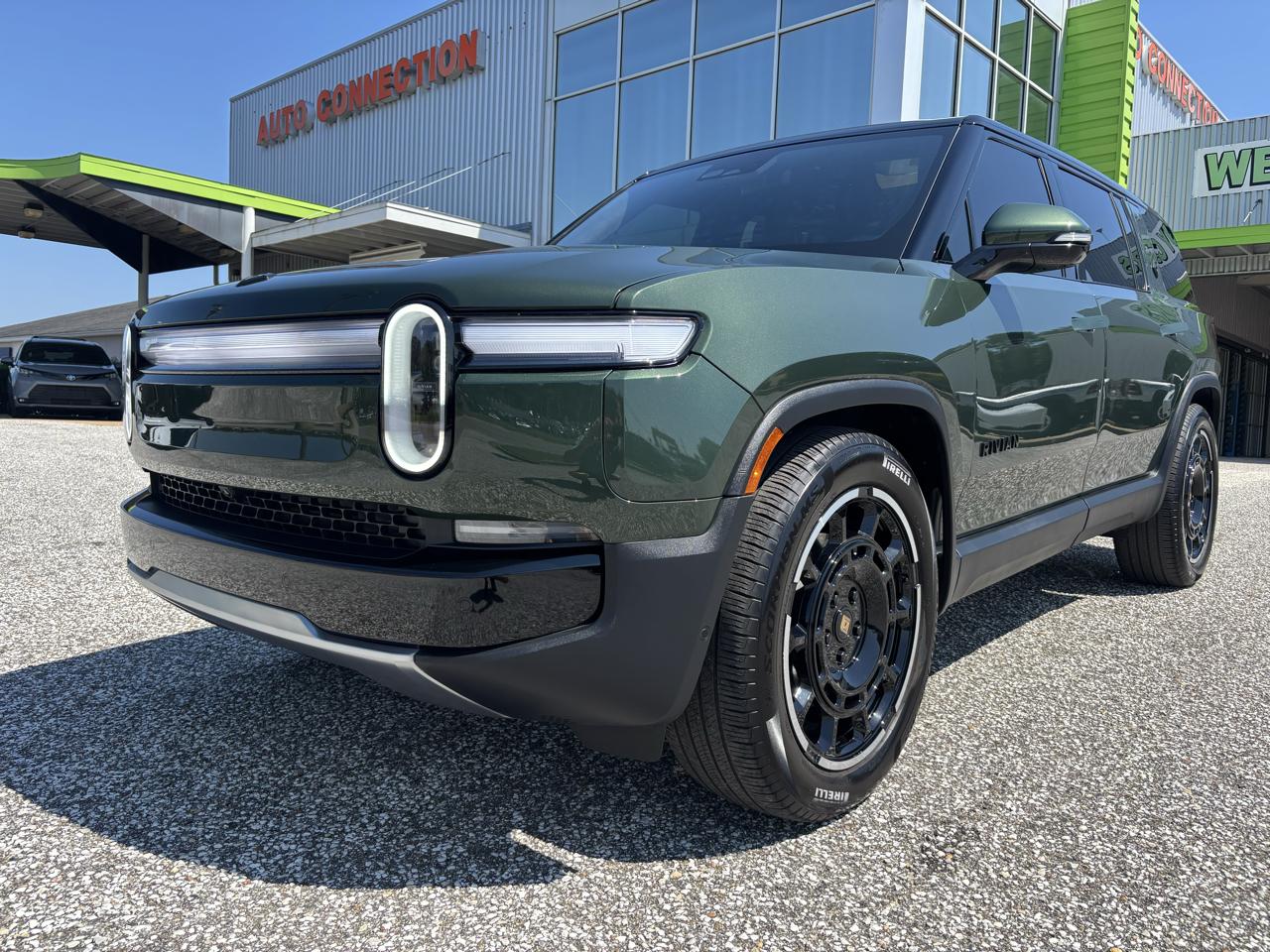 Rivian R1S Adventure Dual-Motor Standard Pack 2025