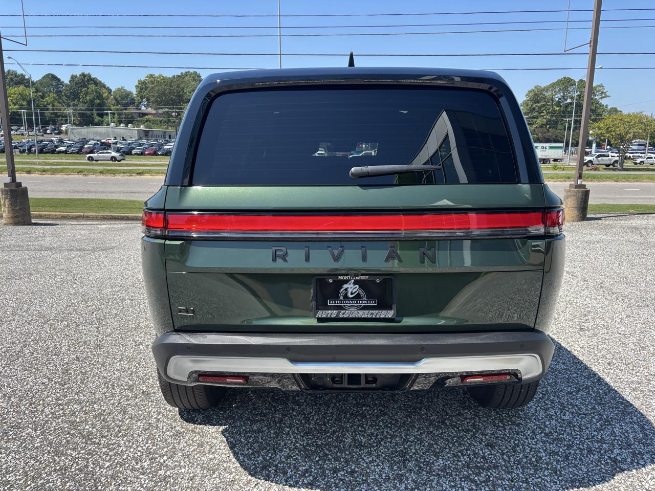 Rivian R1S Adventure Dual-Motor Standard Pack 2025