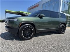 2025 Rivian R1S 