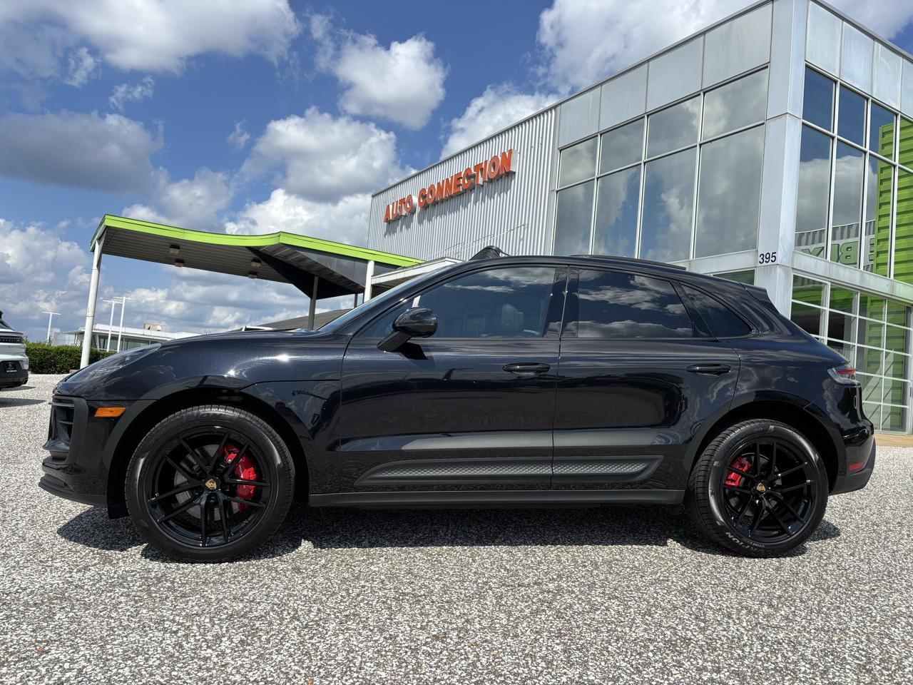 Porsche Macan photo 2