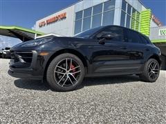 2023 Porsche Macan 