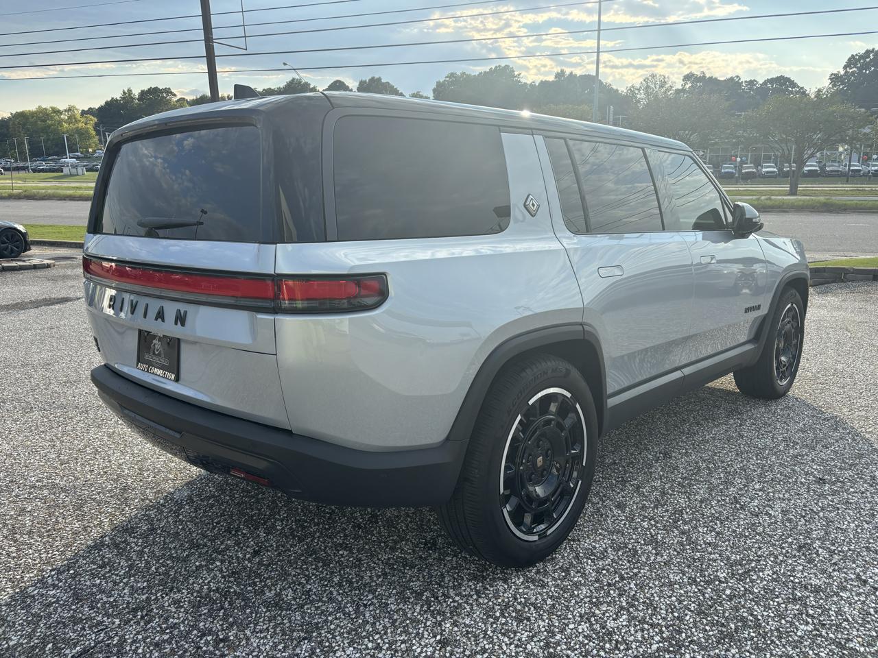 Rivian R1S Adventure Performance Dual-Motor Max Pack 2025