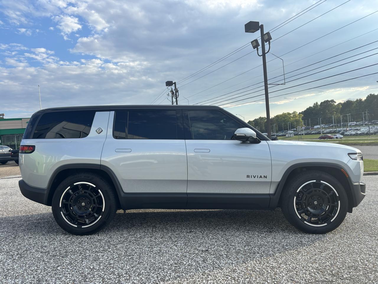 Rivian R1S Adventure Performance Dual-Motor Max Pack 2025