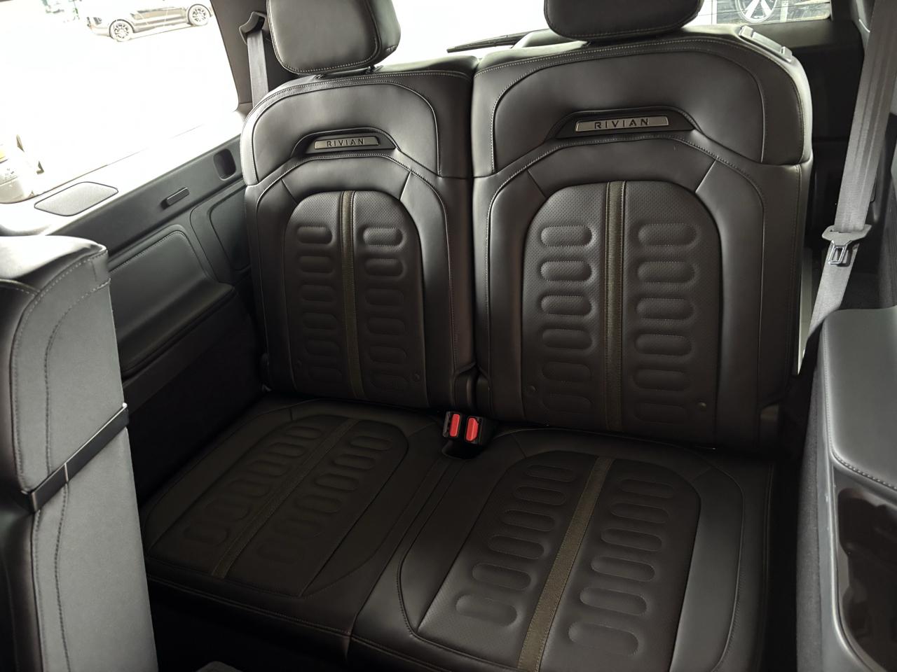 Rivian R1S Adventure Performance Dual-Motor Max Pack 2025