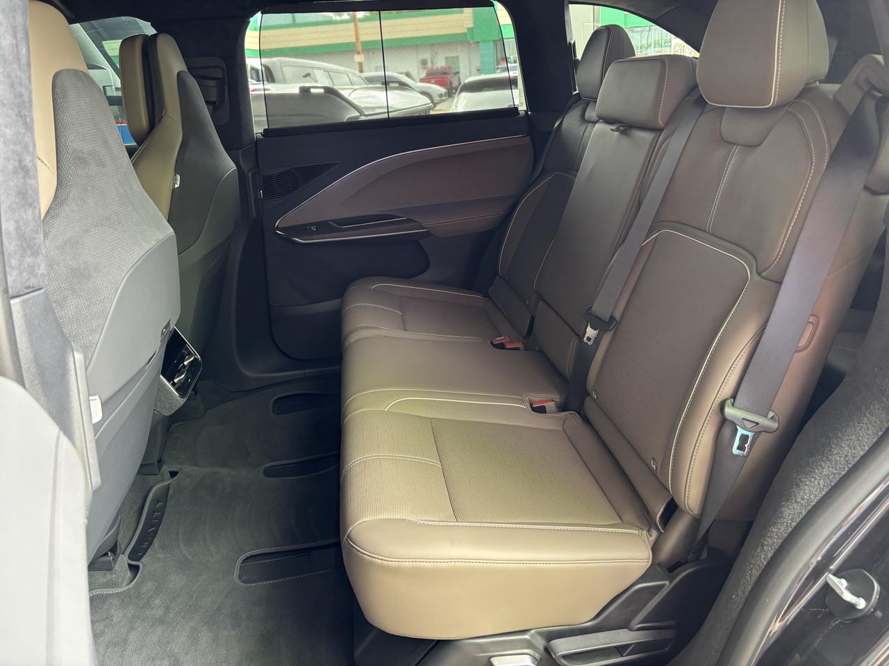 Lucid Gravity Grand Touring AWD 2026