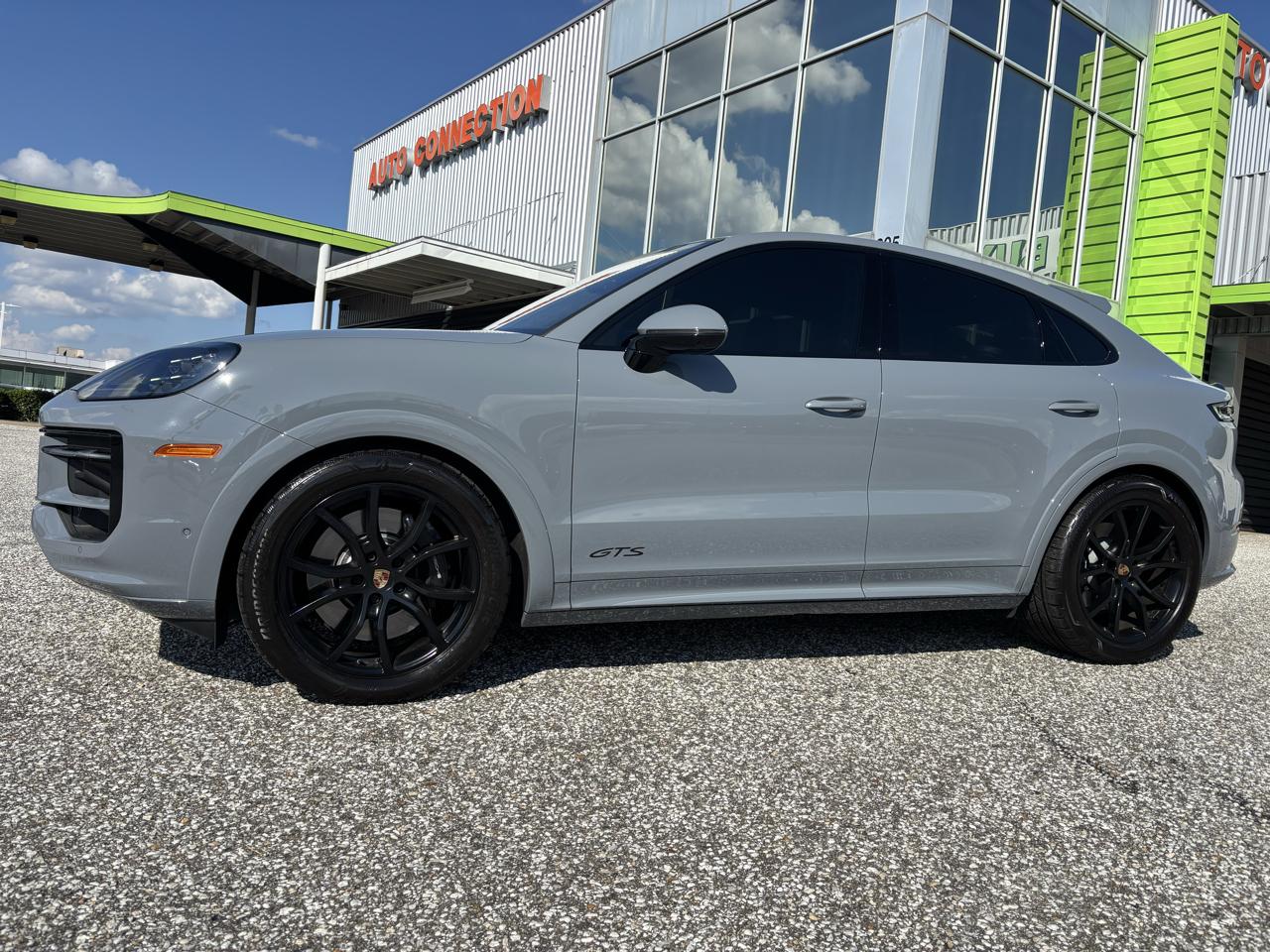Porsche Cayenne GTS Coupe AWD 2025