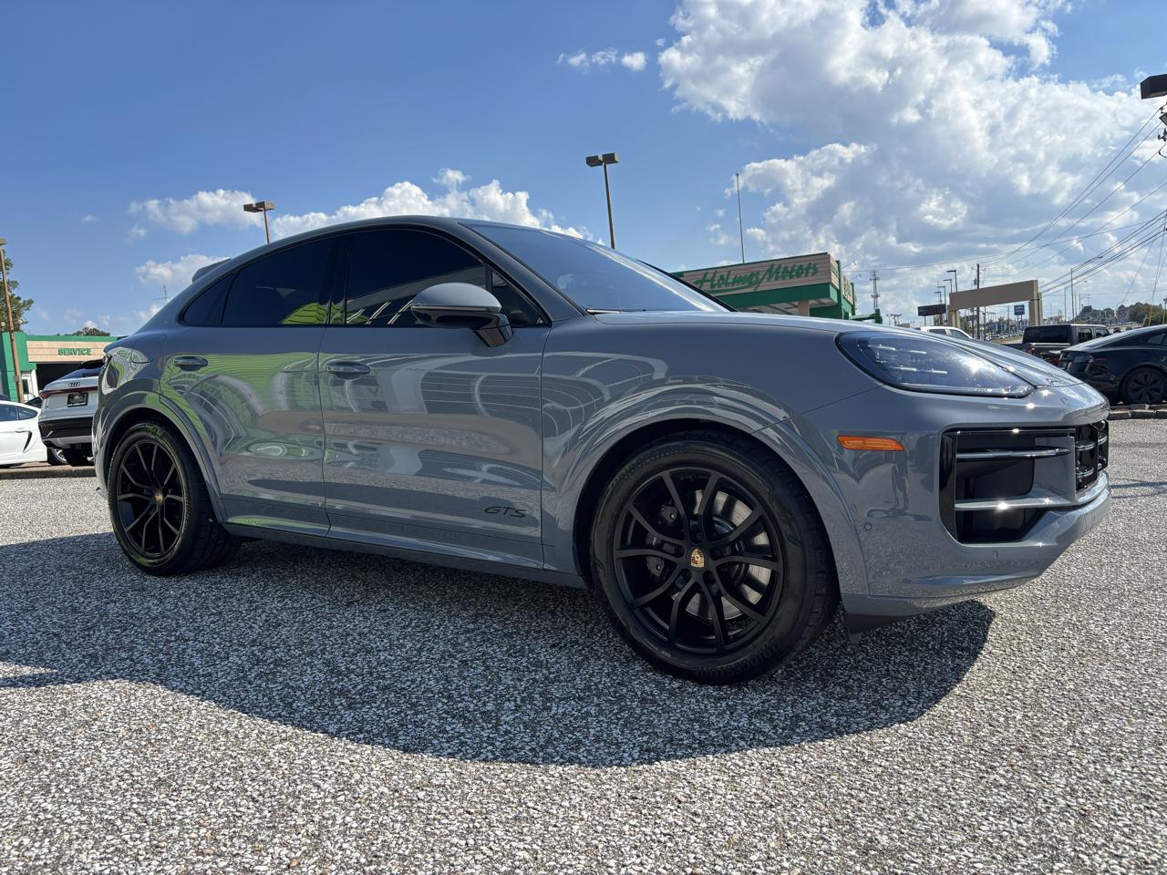 Porsche Cayenne GTS Coupe AWD 2025