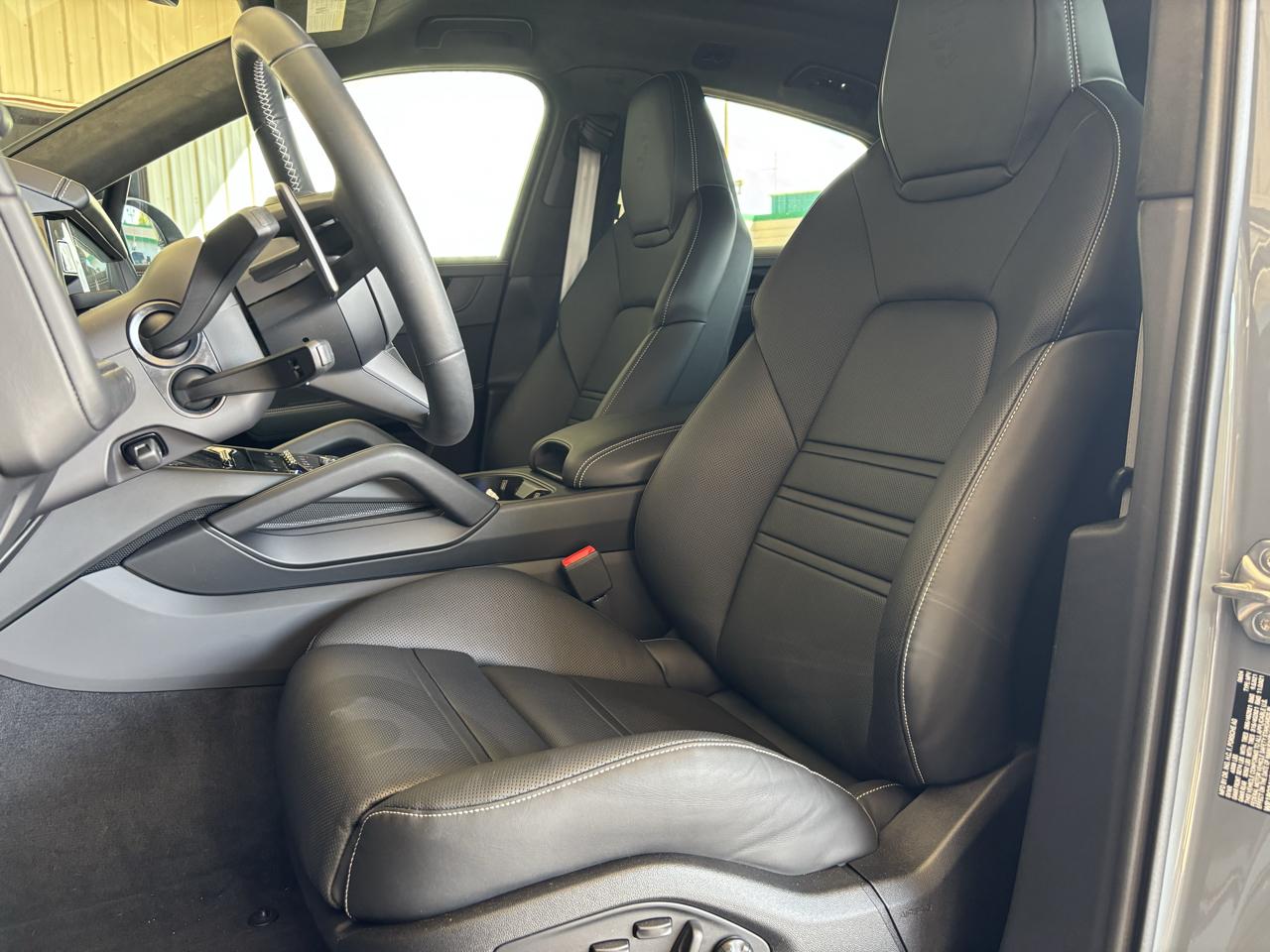 Porsche Cayenne GTS Coupe AWD 2025