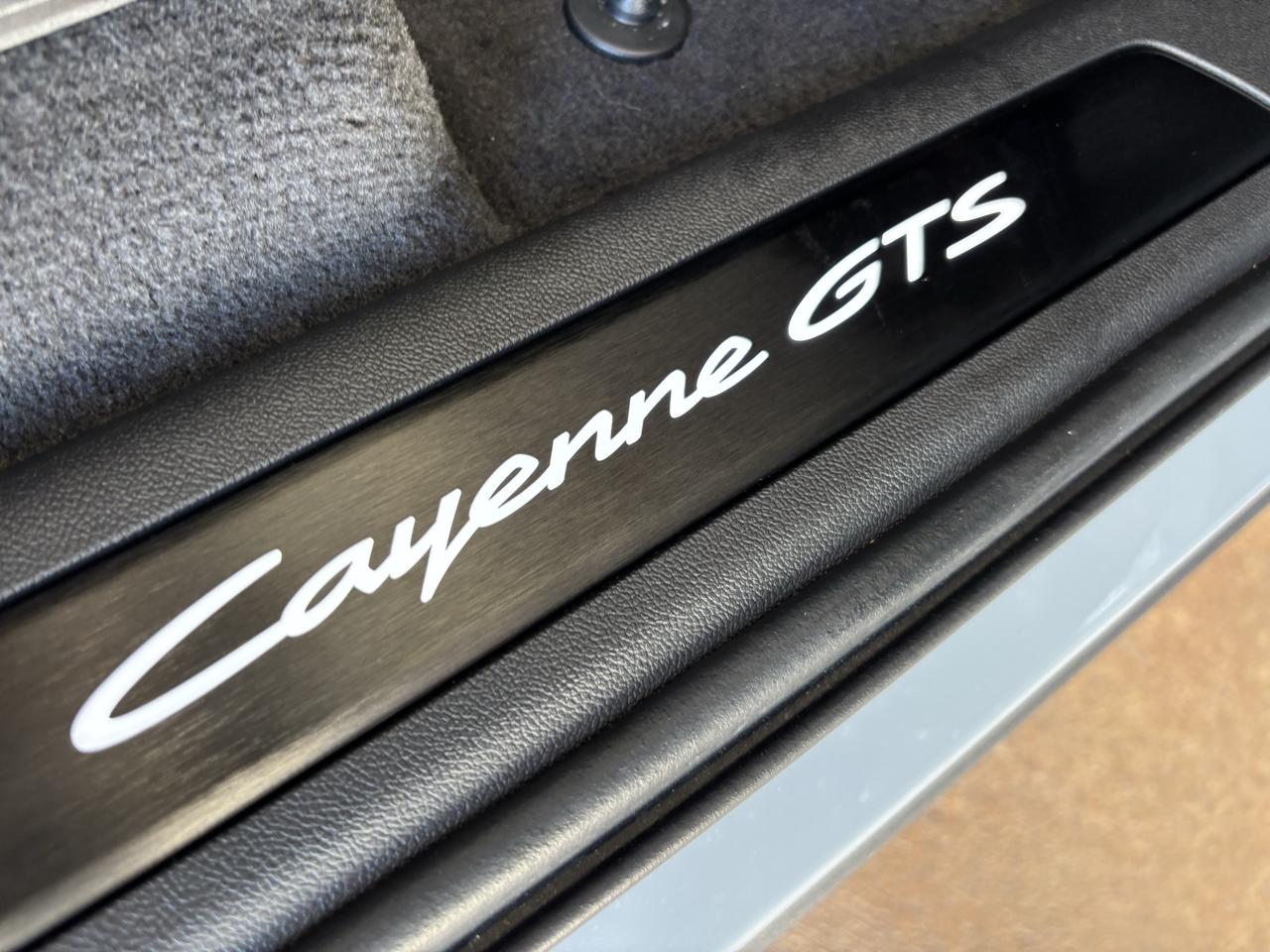 Porsche Cayenne GTS Coupe AWD 2025