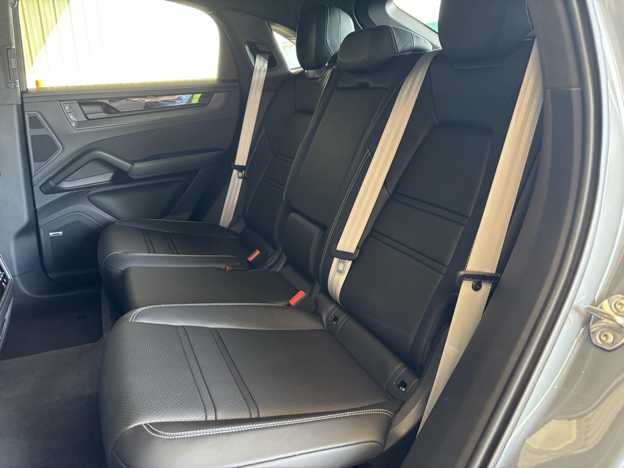 Porsche Cayenne GTS Coupe AWD 2025