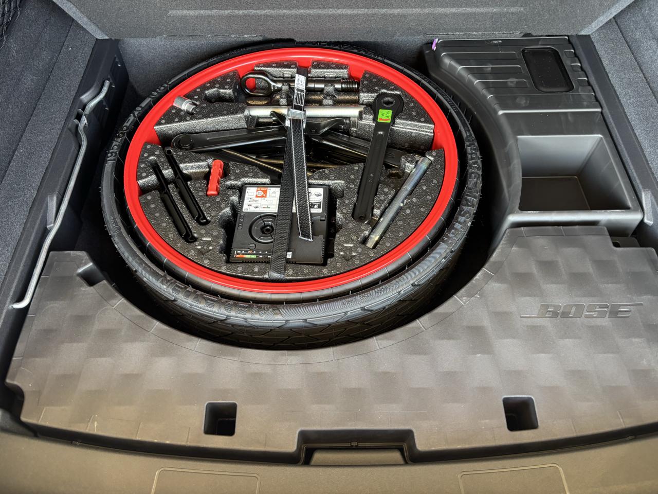 Porsche Cayenne GTS Coupe AWD 2025