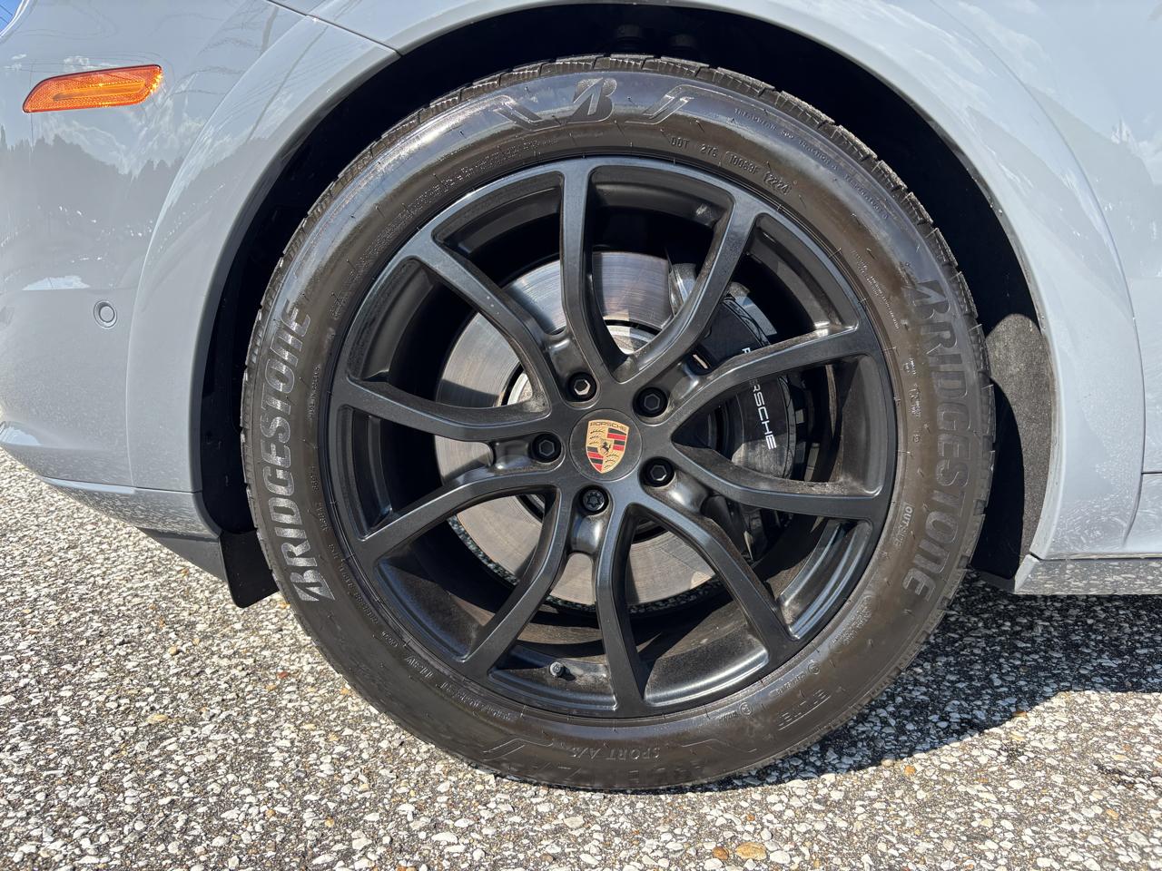 Porsche Cayenne GTS Coupe AWD 2025