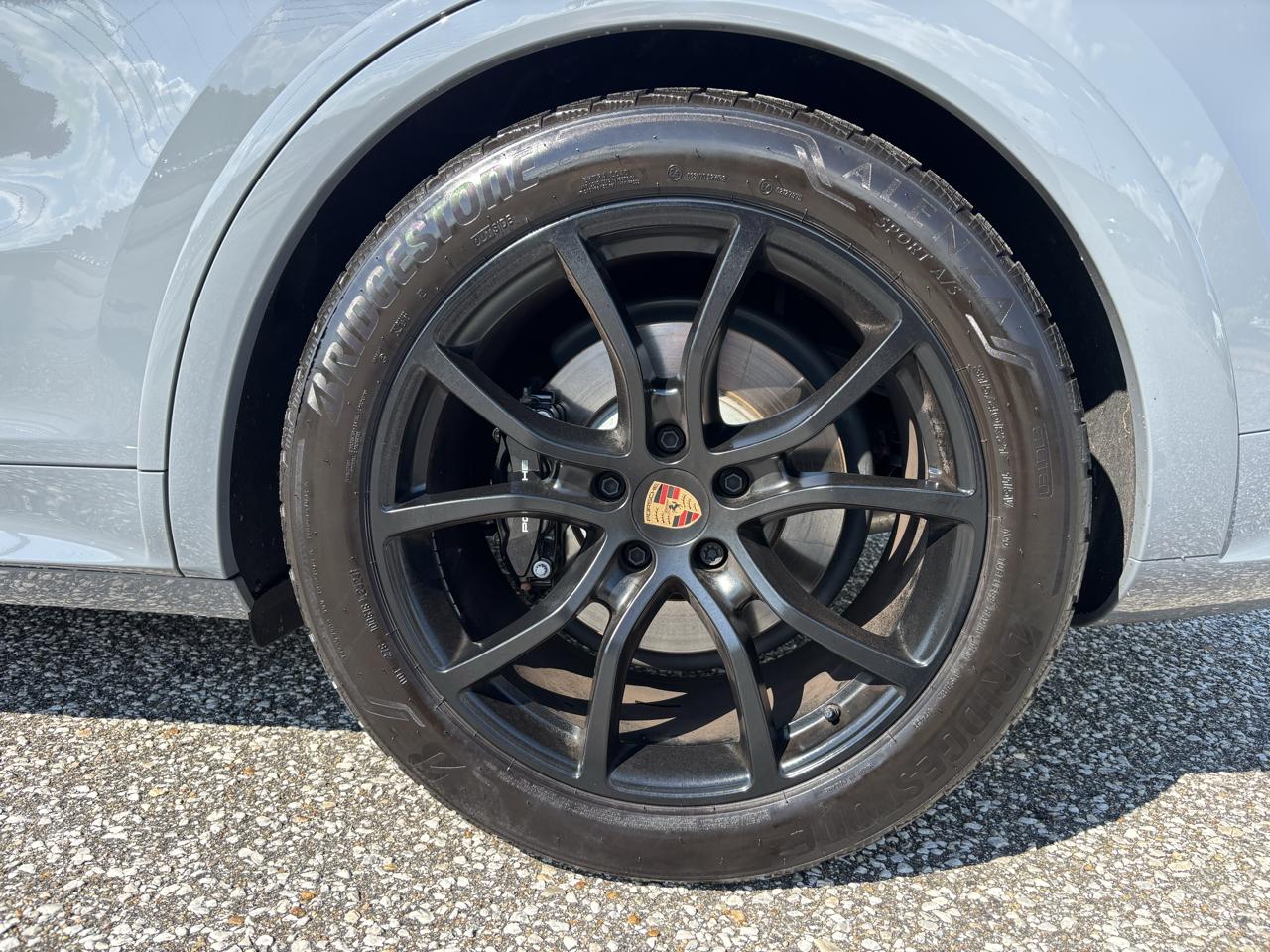Porsche Cayenne GTS Coupe AWD 2025