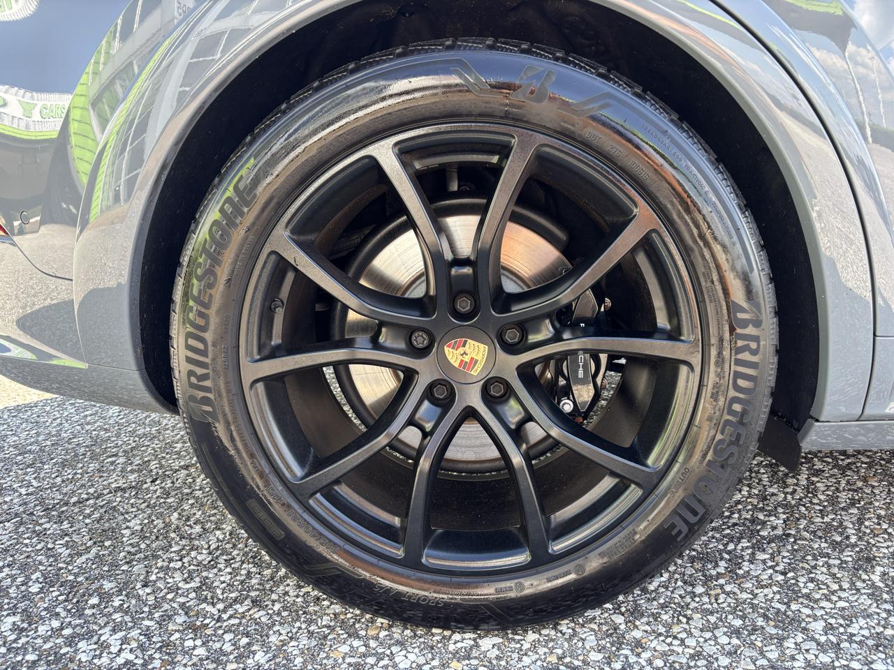 Porsche Cayenne GTS Coupe AWD 2025