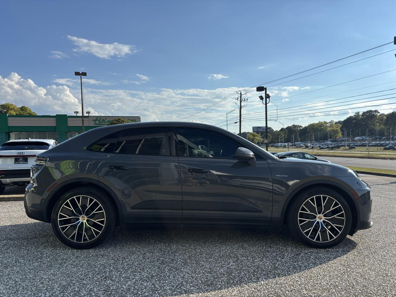 Porsche Macan Electric 4 AWD 2025