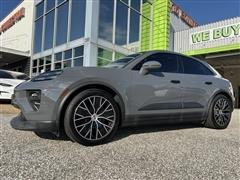 2025 Porsche Macan 