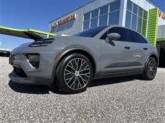 2025 Porsche Macan 