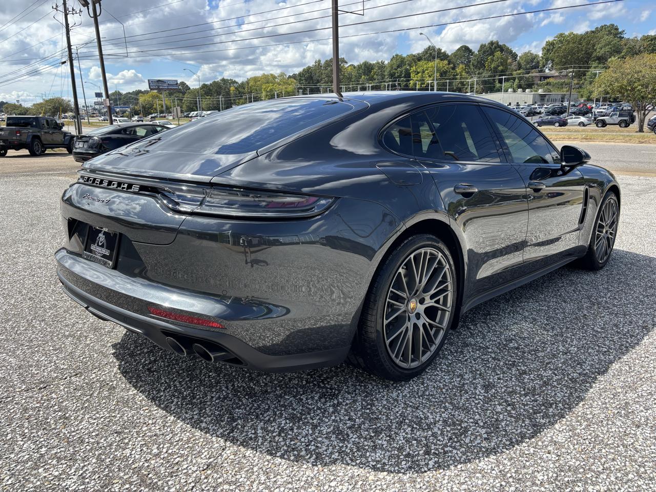 Porsche Panamera 4 Platinum Edition AWD 2023