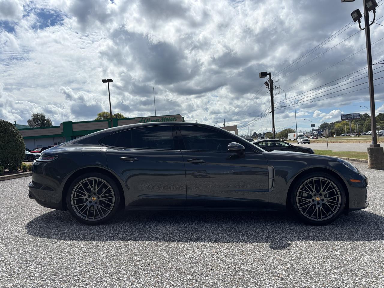 Porsche Panamera 4 Platinum Edition AWD 2023