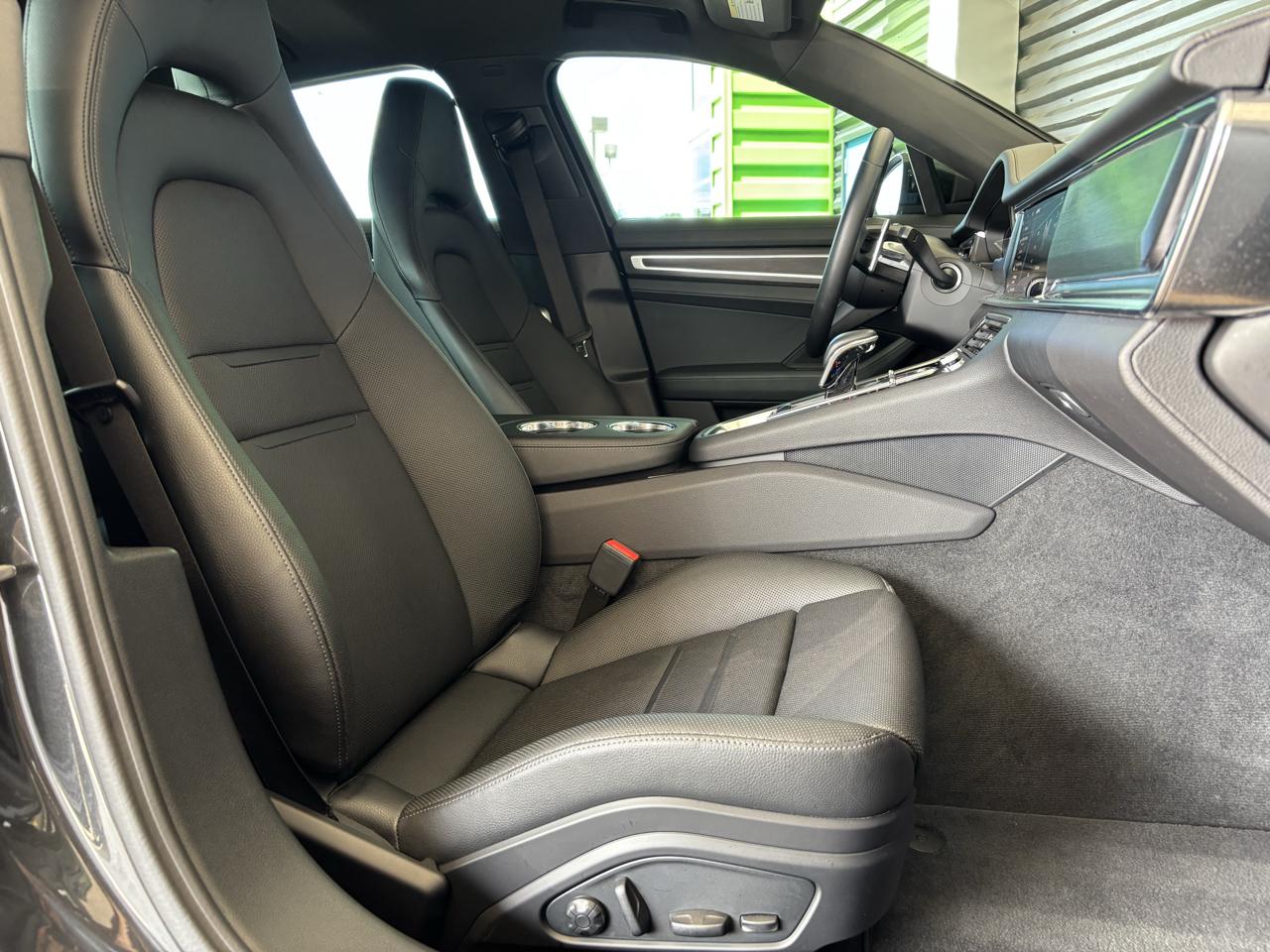 Porsche Panamera 4 Platinum Edition AWD 2023