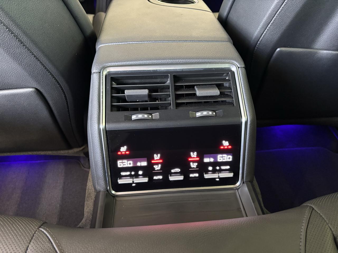 Porsche Panamera 4 Platinum Edition AWD 2023