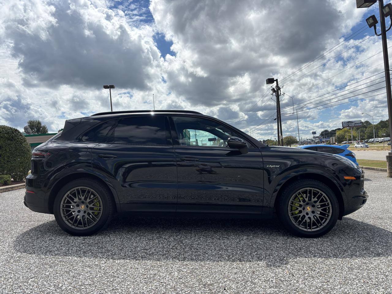 Porsche Cayenne E-Hybrid AWD 2021