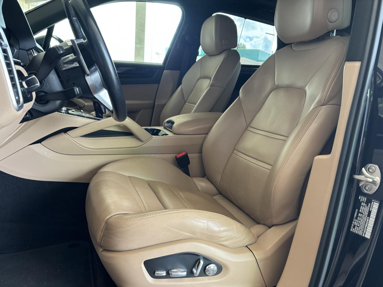 Porsche Cayenne E-Hybrid AWD 2021