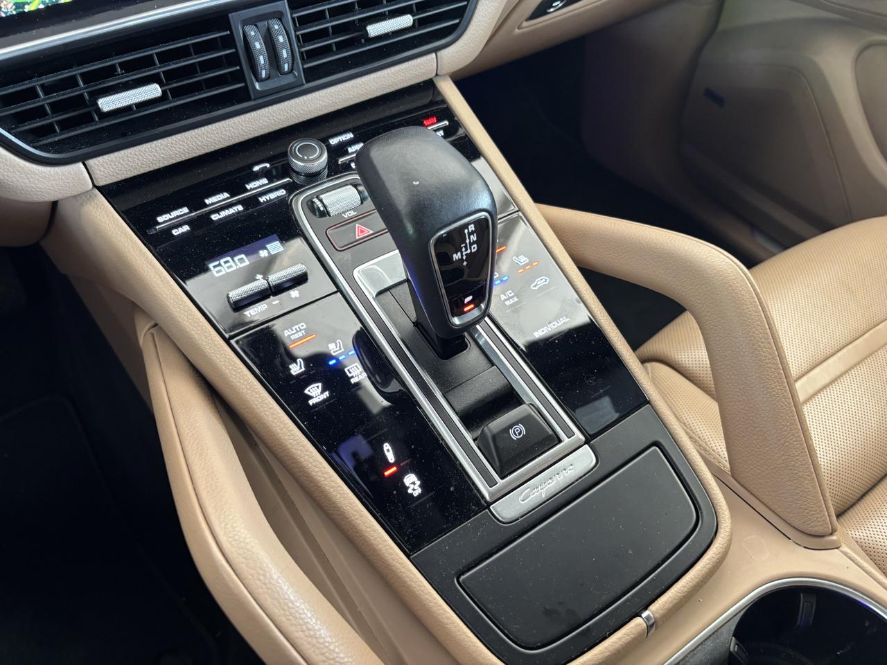 Porsche Cayenne E-Hybrid AWD 2021