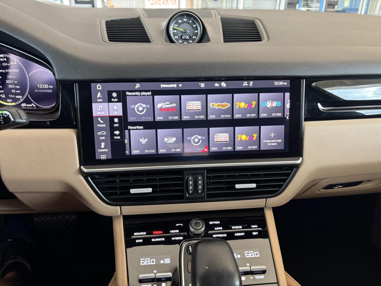 Porsche Cayenne E-Hybrid AWD 2021