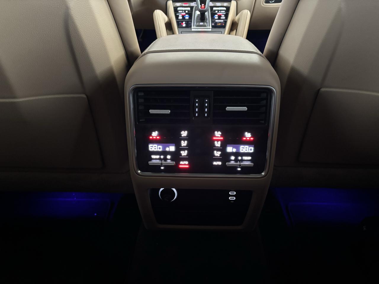Porsche Cayenne E-Hybrid AWD 2021