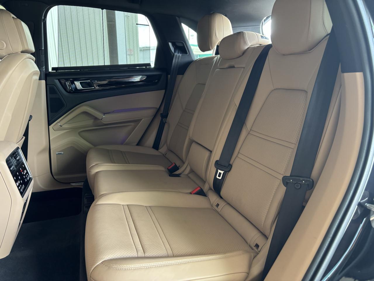 Porsche Cayenne E-Hybrid AWD 2021