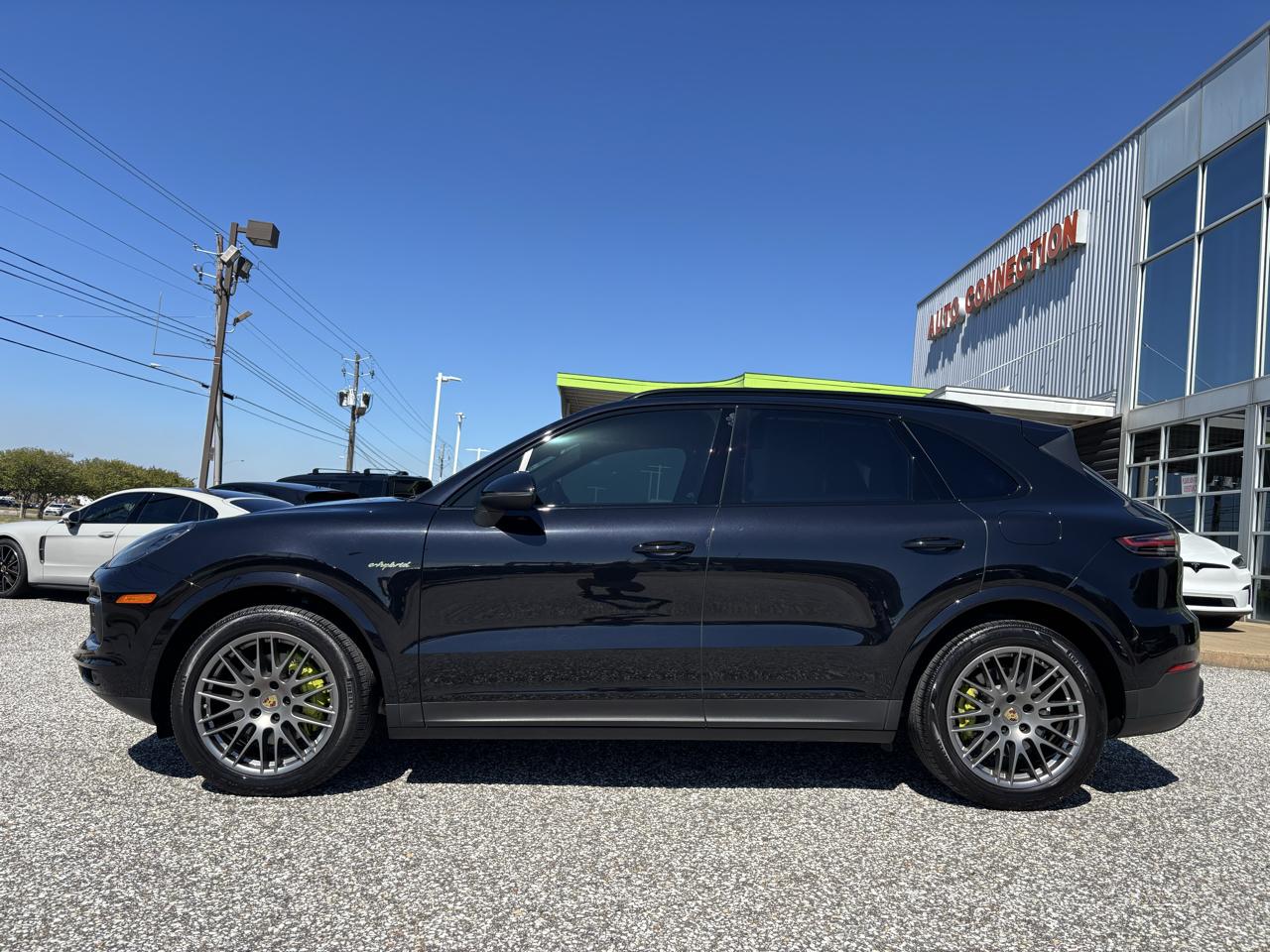 Porsche Cayenne photo 2