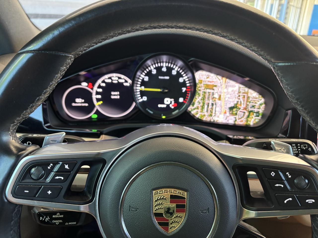 Porsche Cayenne photo 16