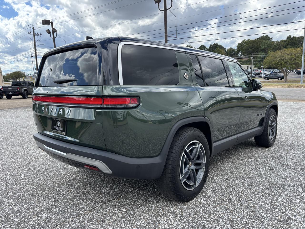 Rivian R1S Adventure Dual-Motor Max Pack 2025