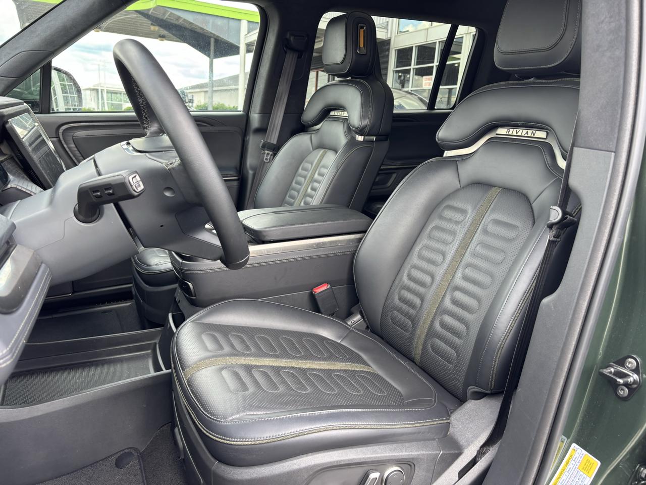 Rivian R1S Adventure Dual-Motor Max Pack 2025