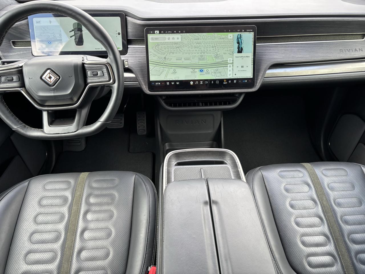 Rivian R1S Adventure Dual-Motor Max Pack 2025