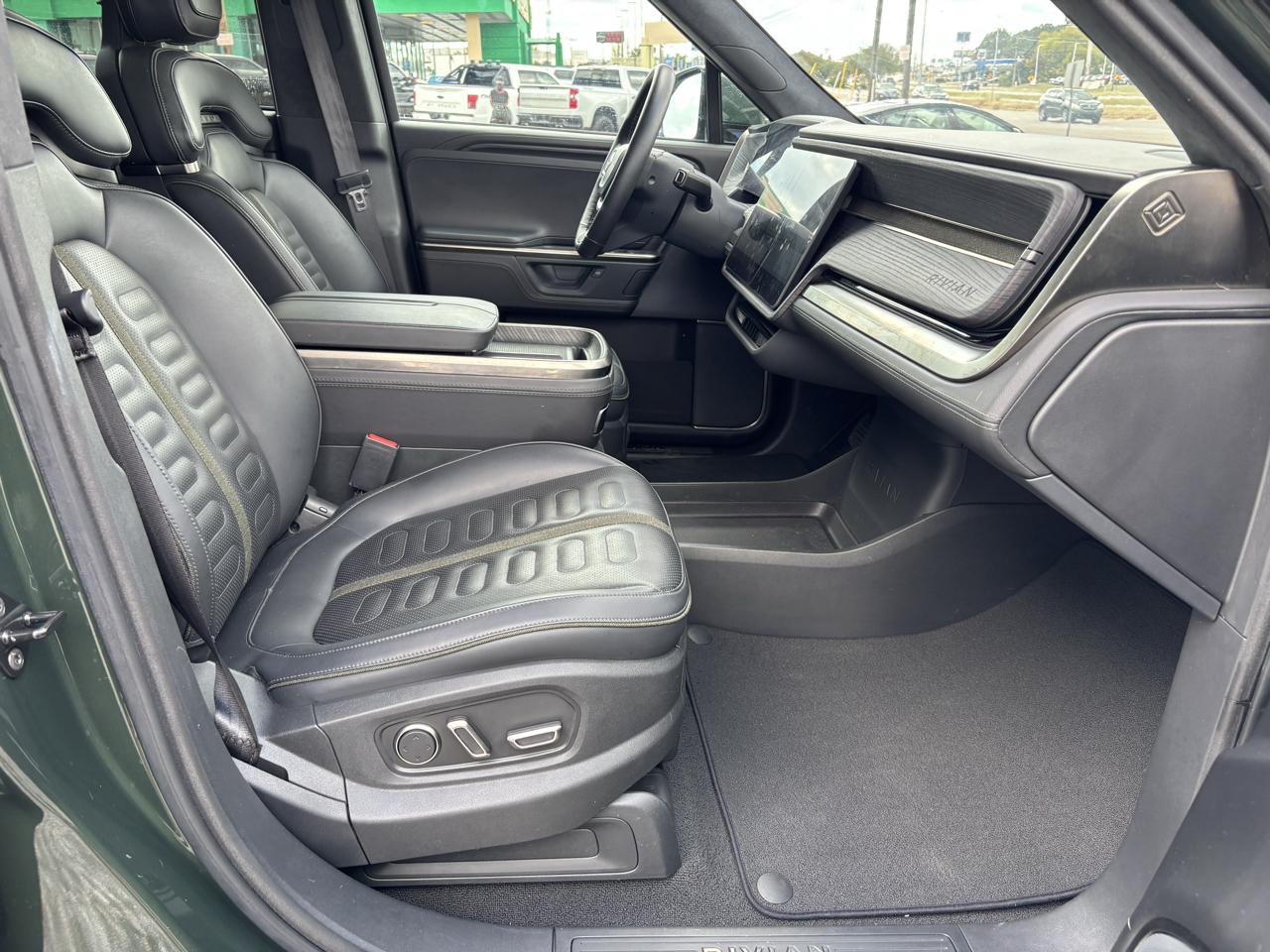 Rivian R1S Adventure Dual-Motor Max Pack 2025
