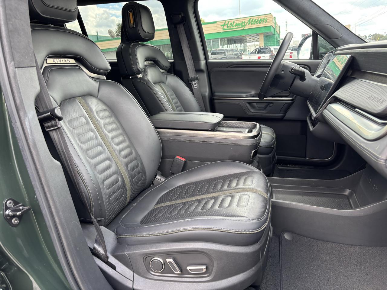 Rivian R1S Adventure Dual-Motor Max Pack 2025