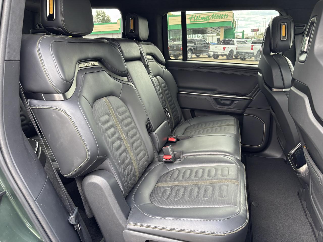 Rivian R1S Adventure Dual-Motor Max Pack 2025