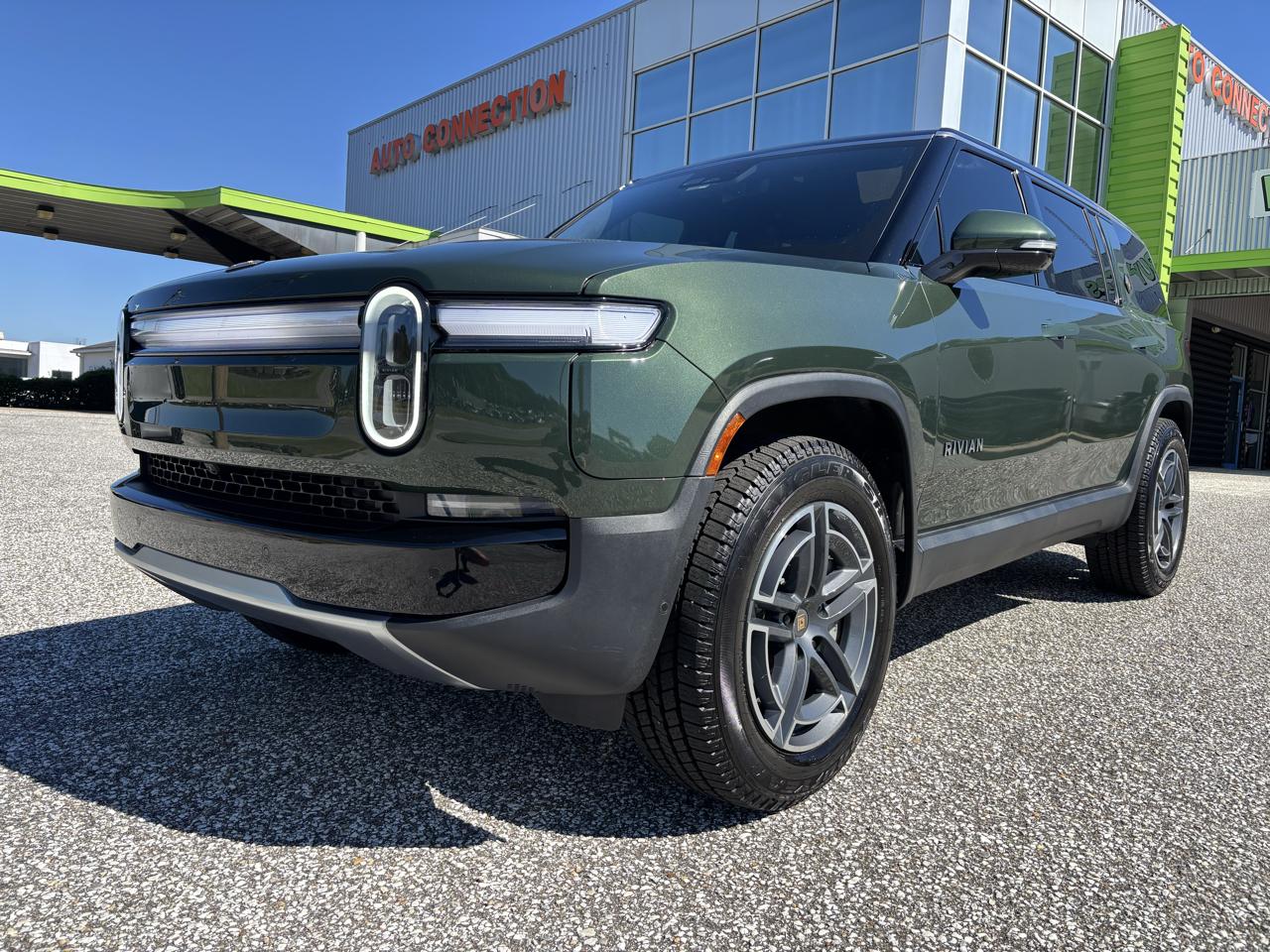 Rivian R1S Adventure Dual-Motor Standard Pack 2025