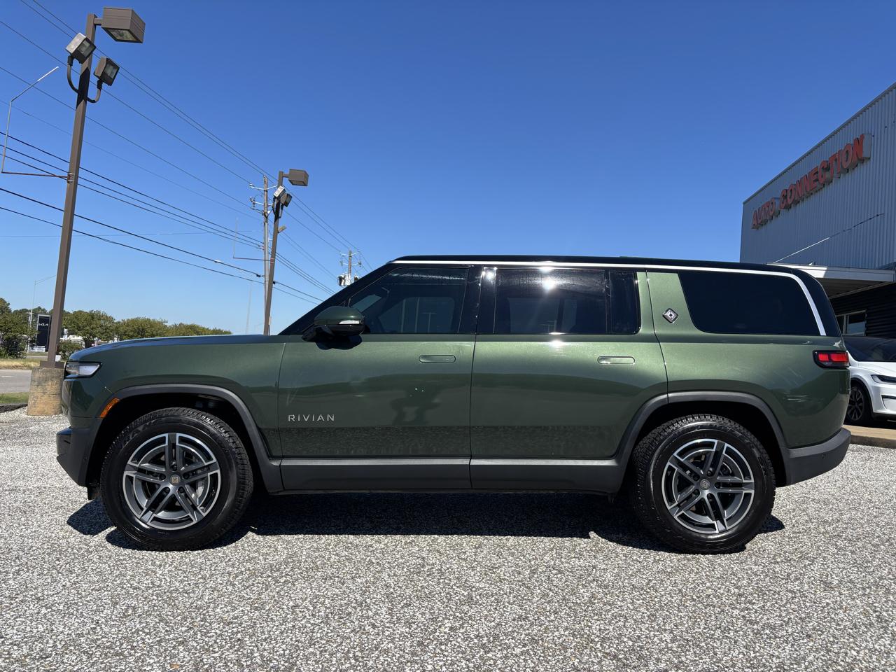 Rivian R1S Adventure Dual-Motor Standard Pack 2025