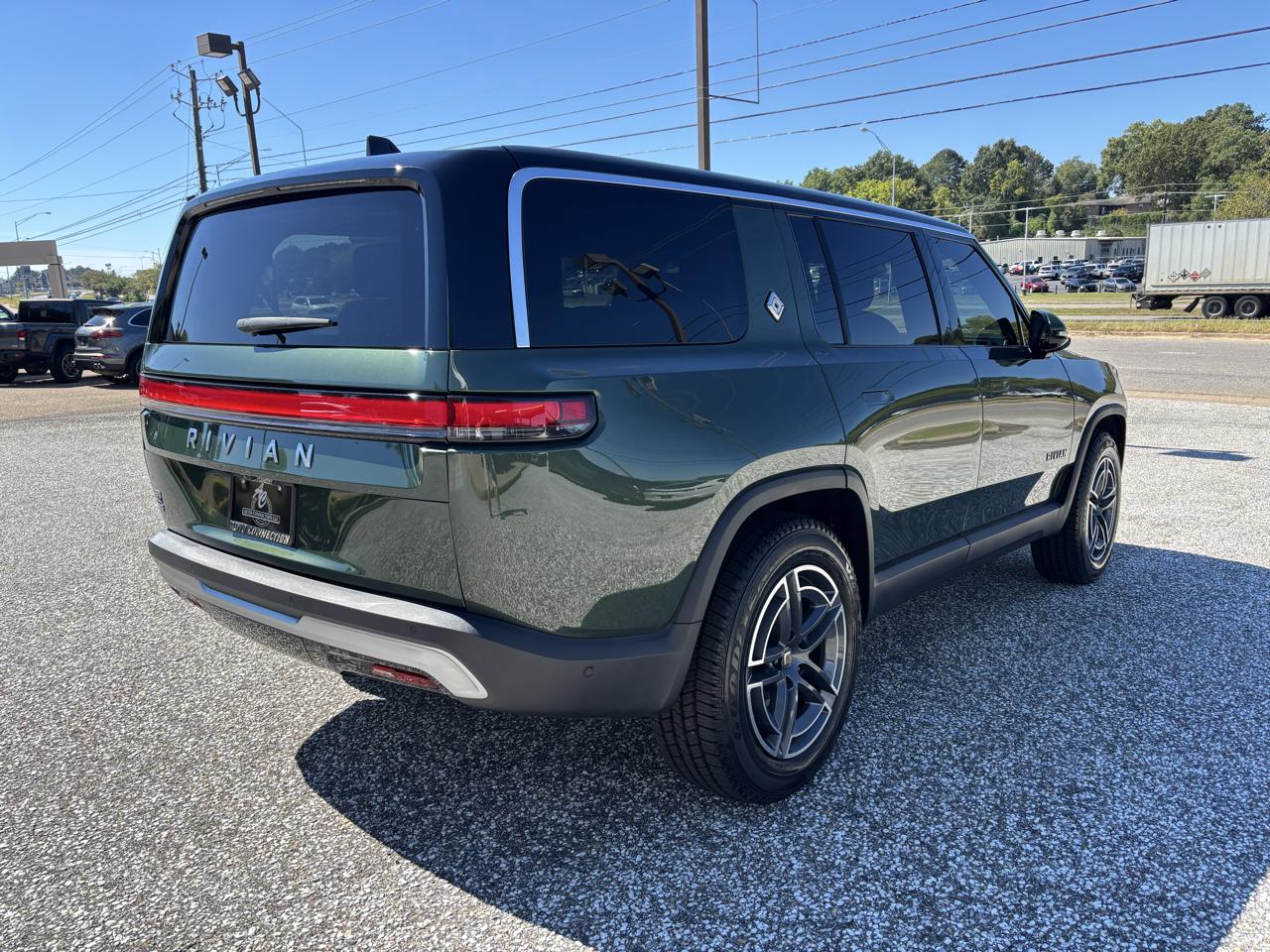 Rivian R1S Adventure Dual-Motor Standard Pack 2025