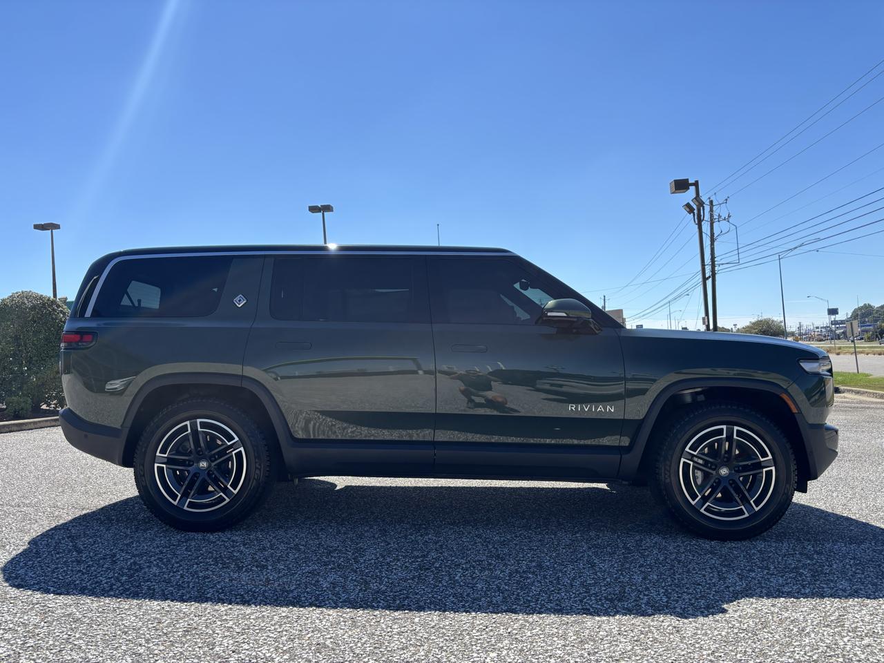 Rivian R1S Adventure Dual-Motor Standard Pack 2025