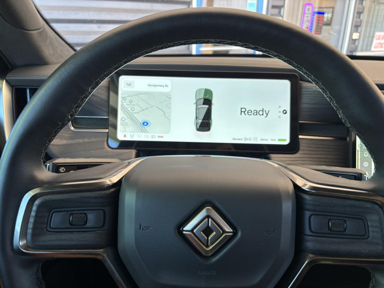 Rivian R1S Adventure Dual-Motor Standard Pack 2025