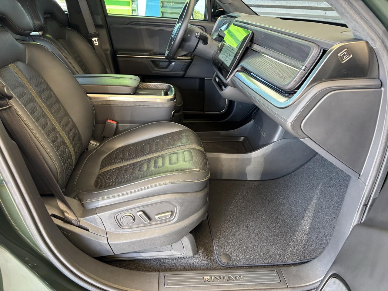 Rivian R1S Adventure Dual-Motor Standard Pack 2025